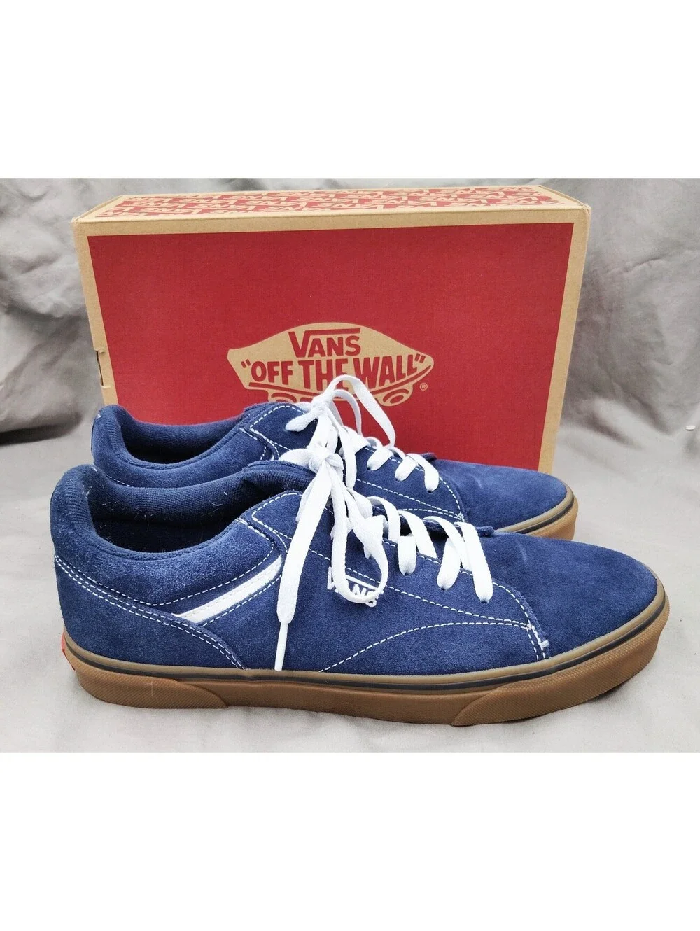 Vans Seldan VN0A4TZELSY Mens 9 Dress Blues Navy Suede Gum Shoes w/ Box